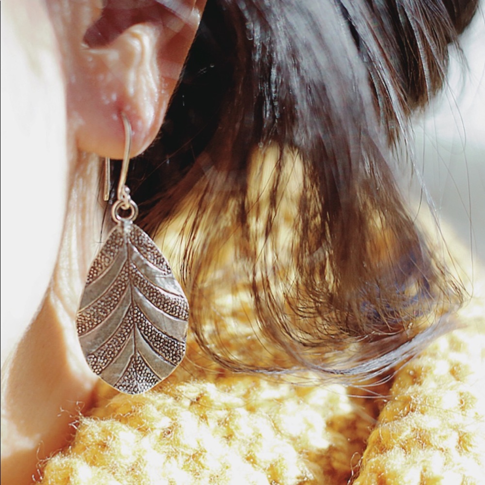 Dangle earrings